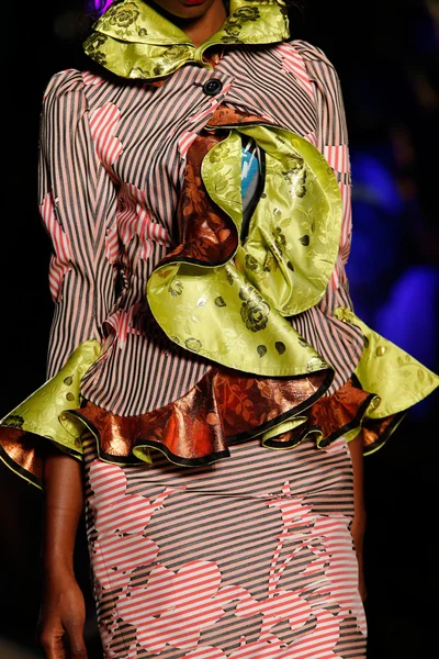 Look 63